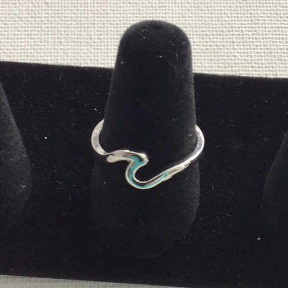 Minimalist Silver Surfer Wave Ring - Picture 5 of 5